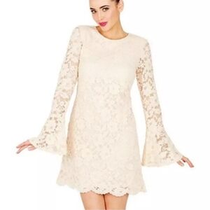 NWT Betsy Johnson Bell Sleeve Cream Lace Shift Dress, Size 8